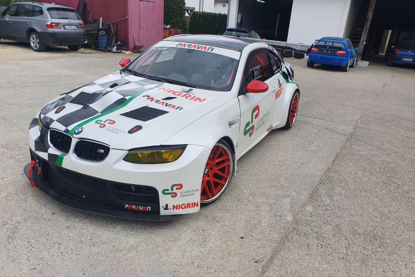 e92-mit-v8-s62-motor-271B86F9F-BC2E-165E-4AFB-15C6E4B85E6D.jpg